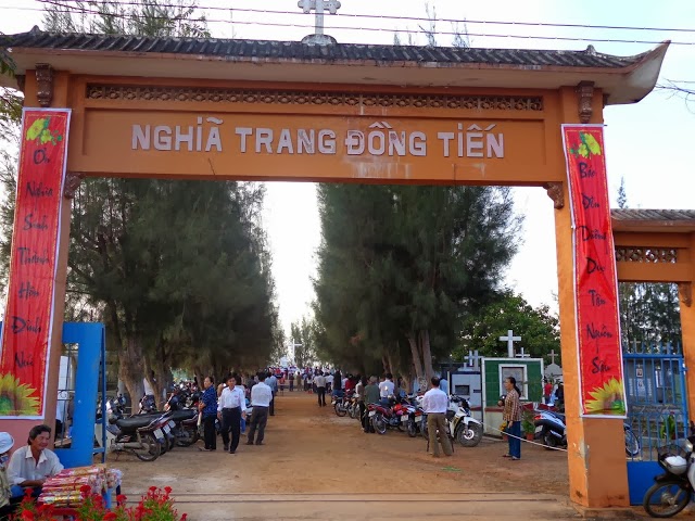 THÁNH LỄ TẠI NGHĨA TRANG - MÙNG HAI TẾT