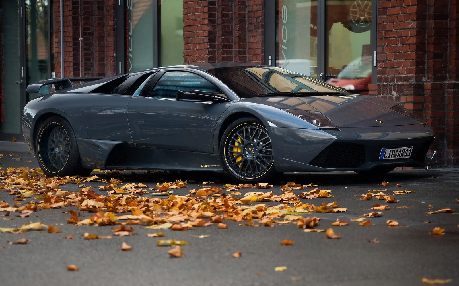http://4.bp.blogspot.com/-dAI53zKNvVc/TadYZbvpCjI/AAAAAAAAA_8/jr36Y8XB63I/s1600/Lamborghini%2B33.jpg