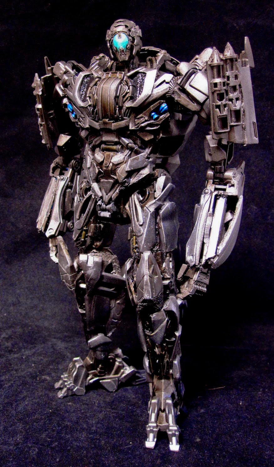 Sabretooth's Transformers Age of Extinction Leader Class