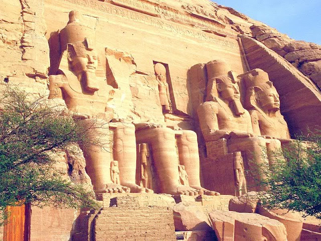 THE MOST BEAUTIFUL SCENERY IN THE WORLD 4 The+Abu+Simbel+temple-+country+-+Egypt