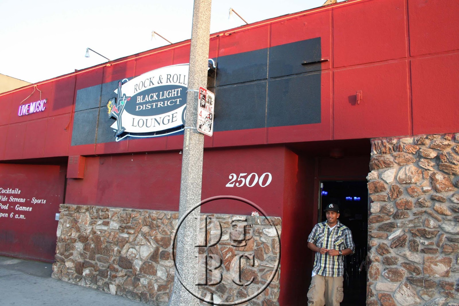 DiveBar Culture Black Light District, Long Beach, CA