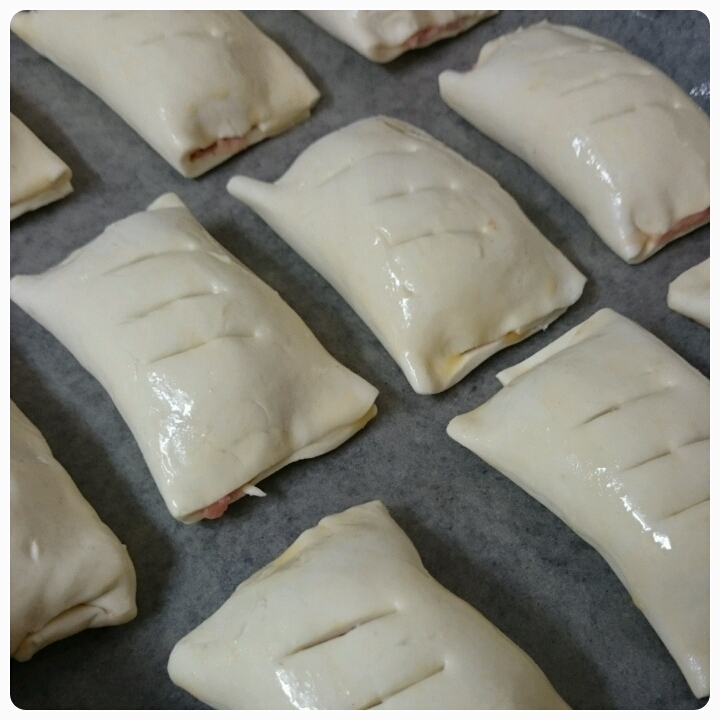 Mama Mummy Mum Sweet Chilli Sausage Rolls Recipe