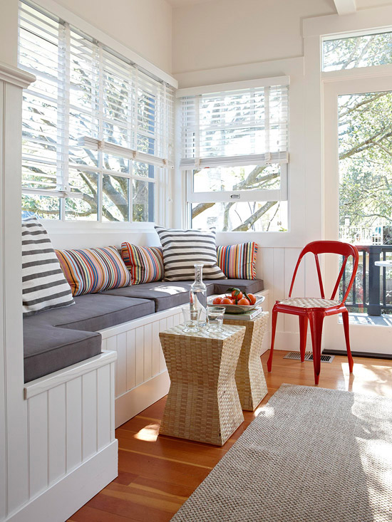 Interior design ideas for home decor: small home decorating ... Décor Banquette Small