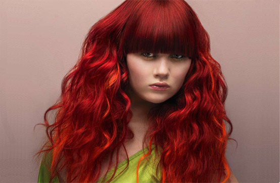 Pareja escolta cabello rojo Pareja escolta cabello rojo