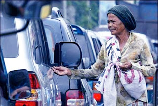 Busyeet ! Di Malaysia Ada Pengemis Yang Punya Saham Rp16 Juta Dan 3 Akun Bank