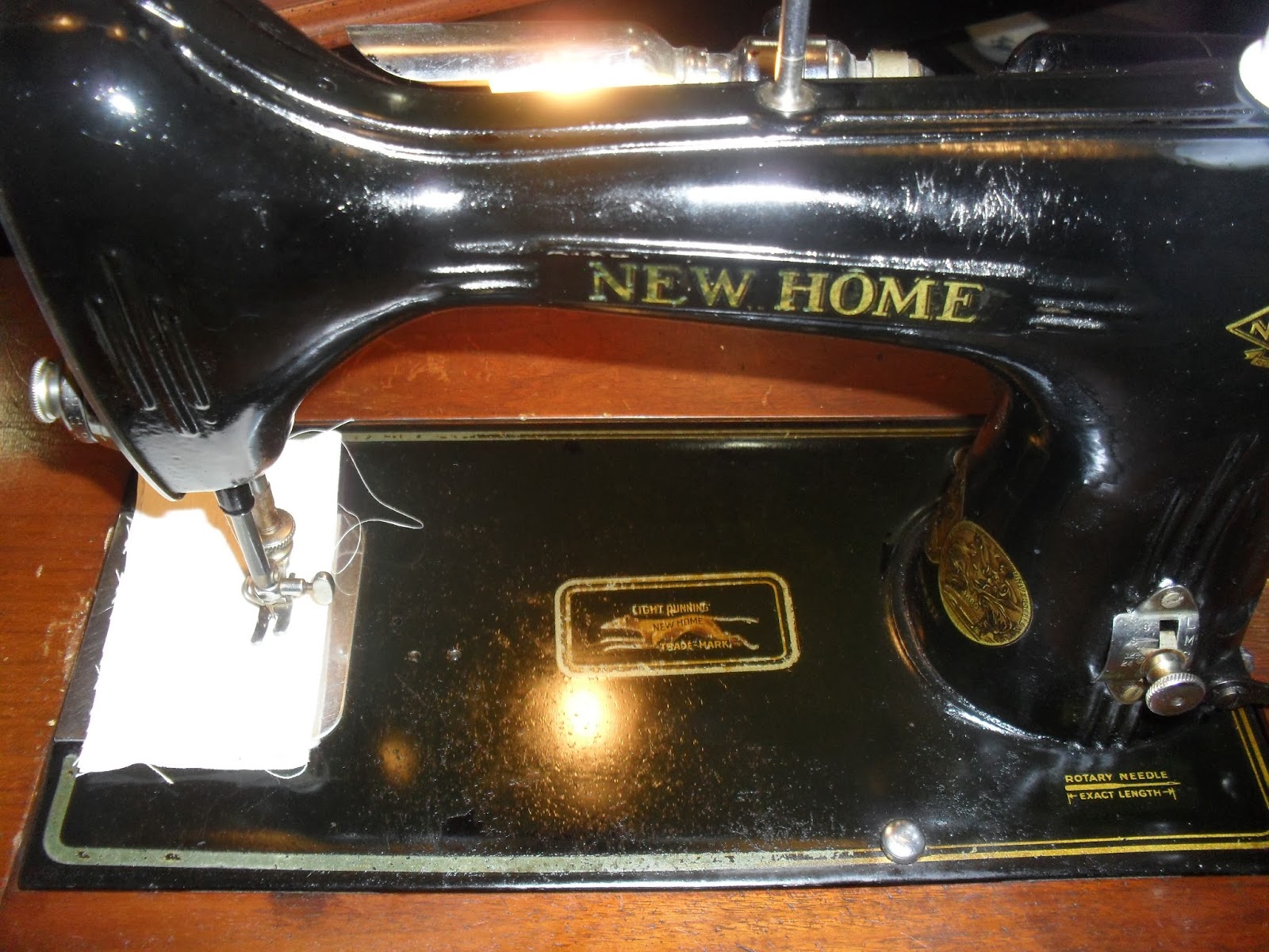 CowgirlQuilter...The Quilted Mule 1935 New Home Sewing Machine