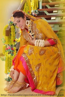Bridal-mehndi-dress