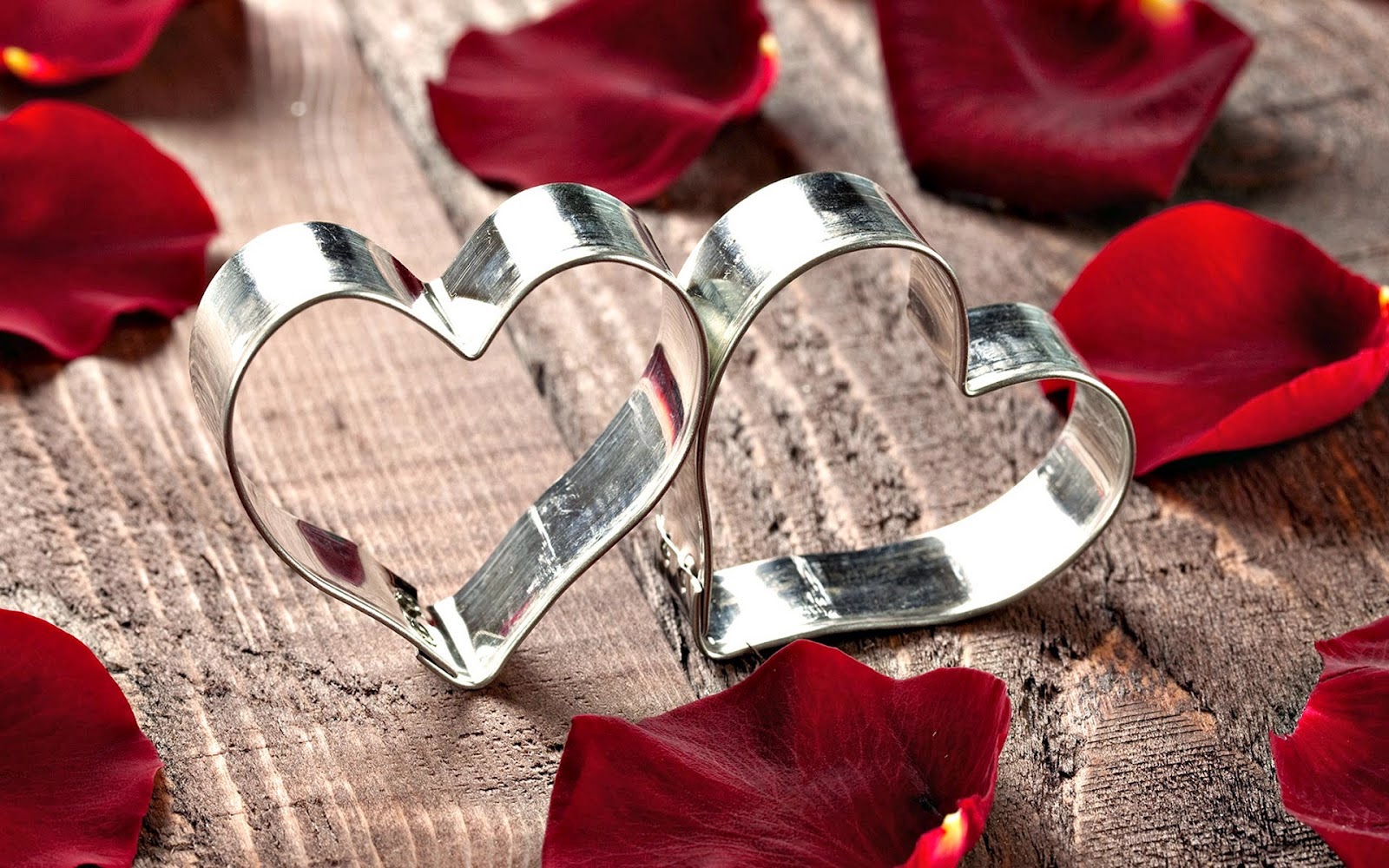 HD Love Wallpapers For Facebook Cover Images