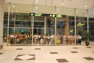 Overseas Burmese – ျပည္ပေရာက္ျမန္မာေတြ ျပည္ေတာ္ျပန္ခ်င္တိုုင္း ျပန္လိုု႔မရေသး