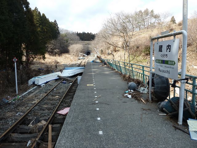 気仙沼線　津波の被害状況　蔵内駅