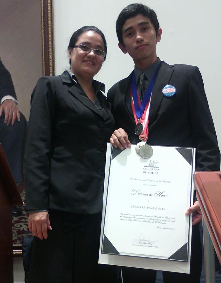 RECONOCIMIENTO DEL HONOR AL MERITO EN EL CONGRESO DE LA REPÚBLICA DEL PERÚ.