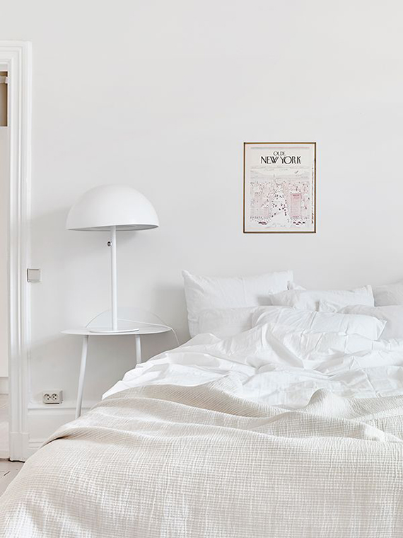 White bedroom to make you dream | Image via Fantastik Frank