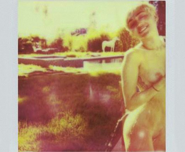 Famosa Miley Cyrus desnuda en V Magazine Famosa Miley Cyrus desnuda en V Magazine