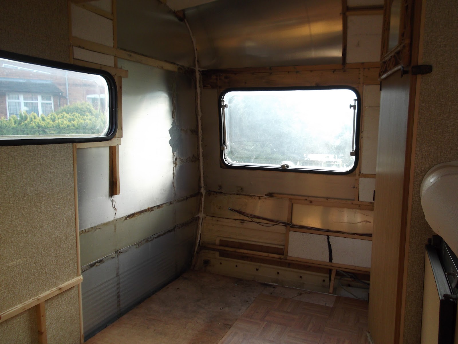 Morris 1970s Vintage Caravan Restoration June 2012