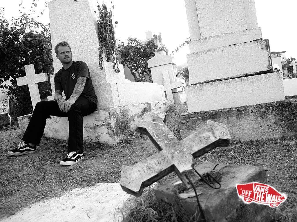 http://4.bp.blogspot.com/-dPp5OMadQGU/TpR0UAa5QVI/AAAAAAAAALE/N0elMd3NPfo/s1600/Anthony-Van-Engelen-Vans-Skateboarding-Wallpaper-756741.jpeg