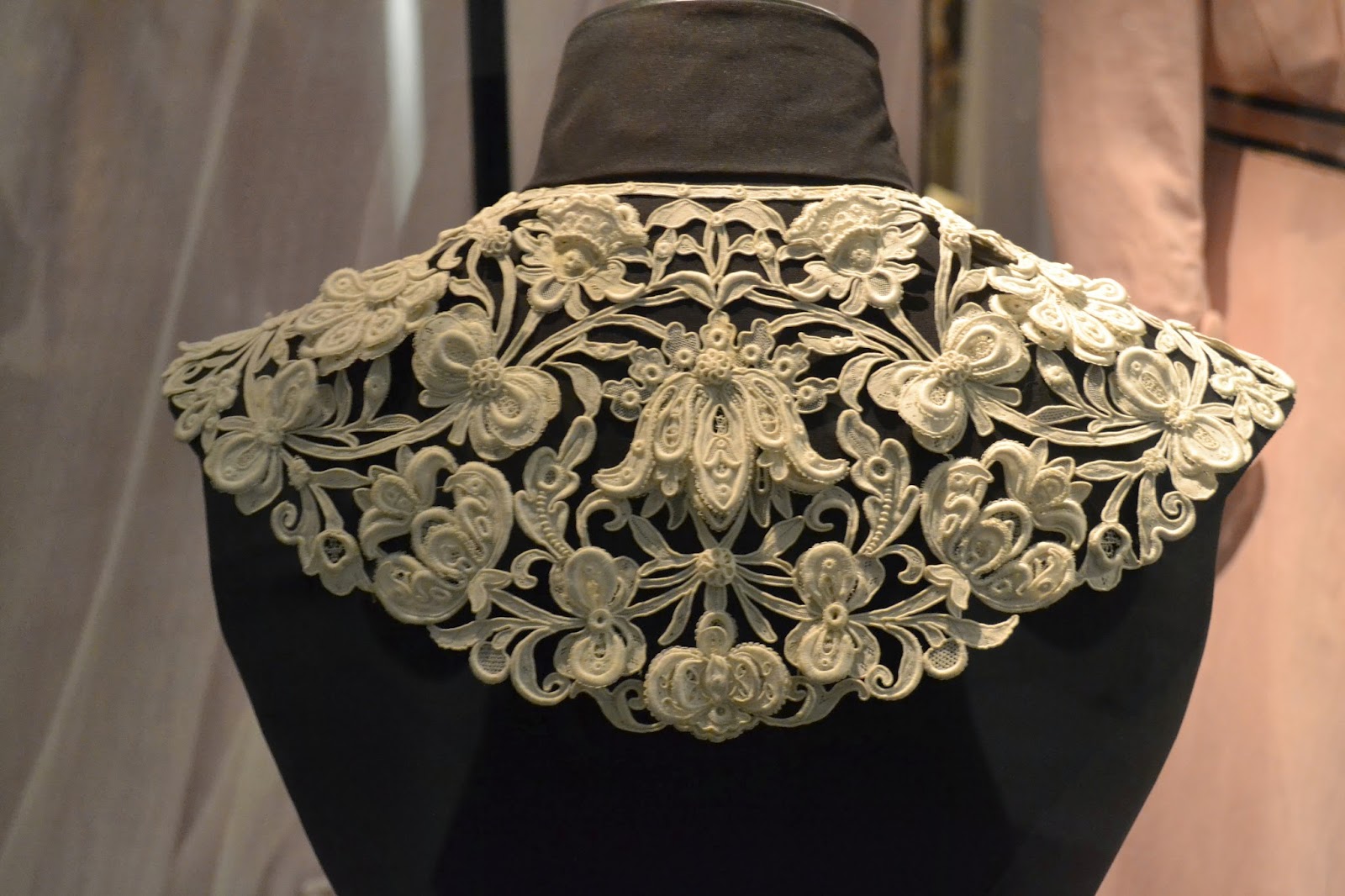 Lace Collar, The Victoria and Albert Museum