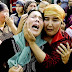 Dua Nenek China Mati Demi Masjid