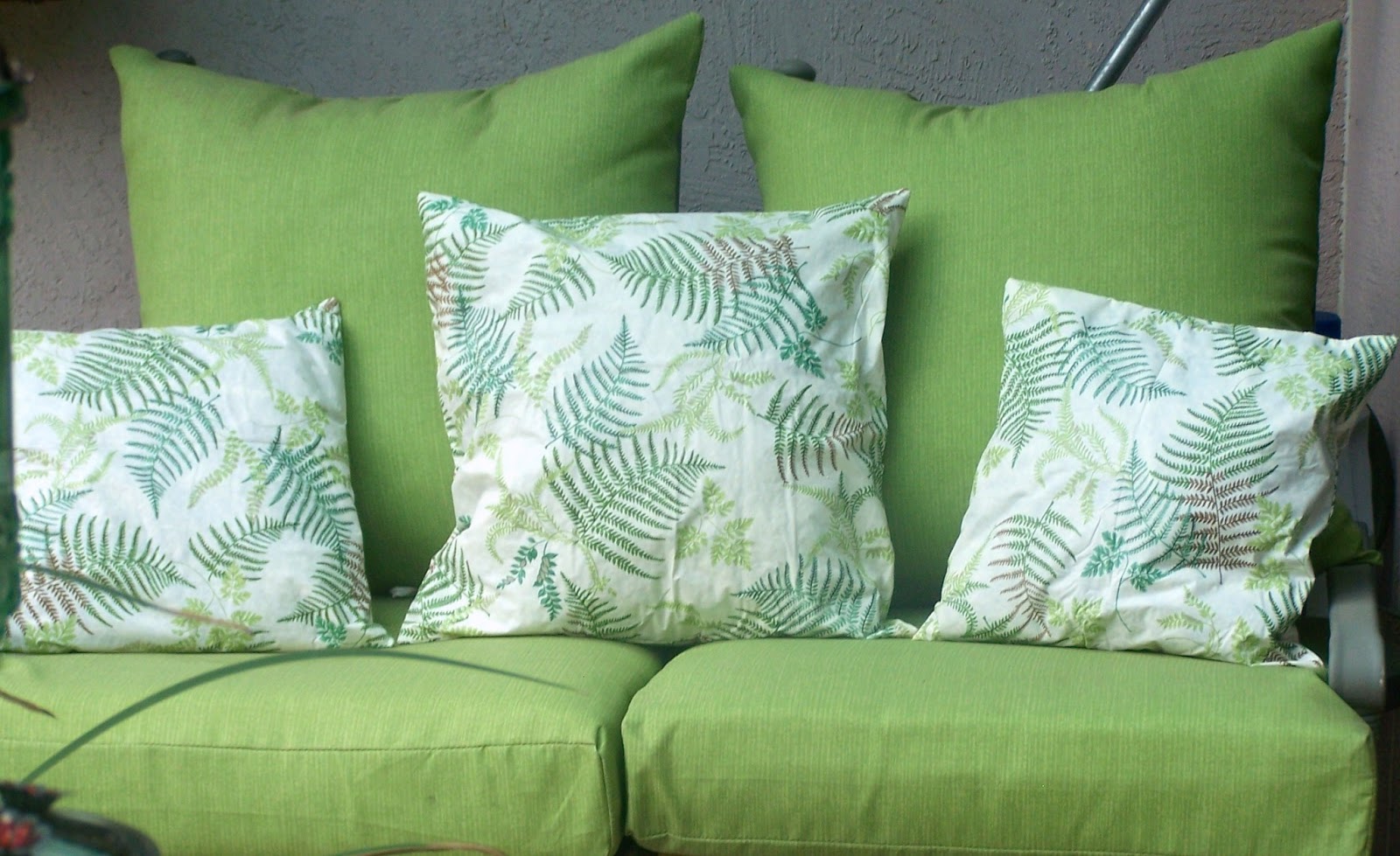 Damsel Quilts & Crafts Patio Pillows