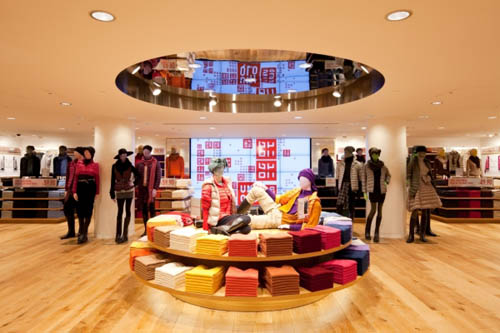 Uniqlo Fifth Avenue New York Round Table
