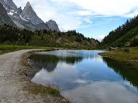 ツール・ド・モンブラン コンバル湖 Lac de combal Tour du Mont-Blanc