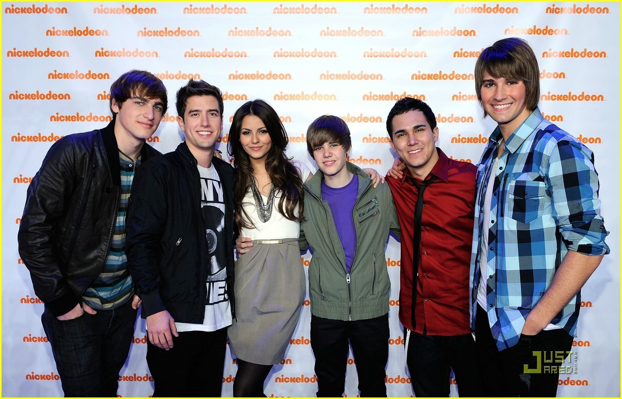 http://4.bp.blogspot.com/-dTJodXjbG80/Tb8WeNae5fI/AAAAAAAAASA/4VI8lUebjEk/s1600/Big-Time-Rush-Victoria-Justice-Justin-Bieber-big-time-rush-10906596-1222-785%5B1%5D.jpg