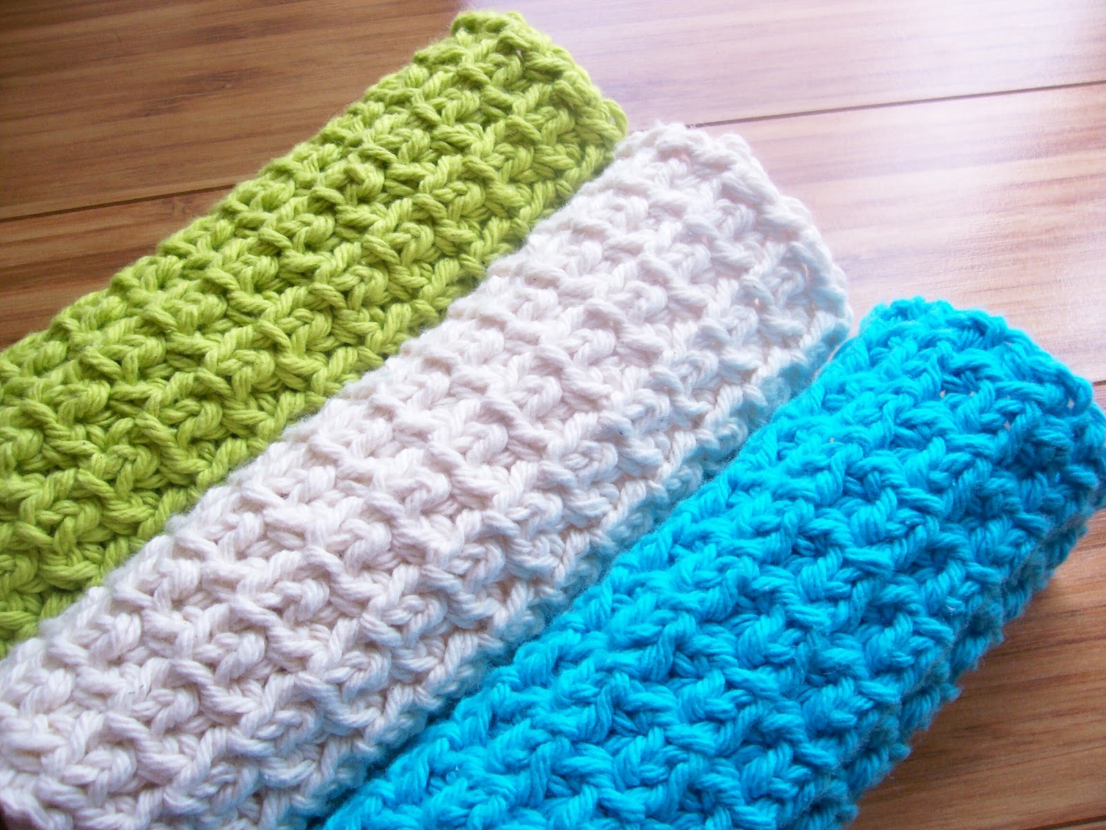 22 Threads: Little Knots Spa Cloth Crochet Pattern