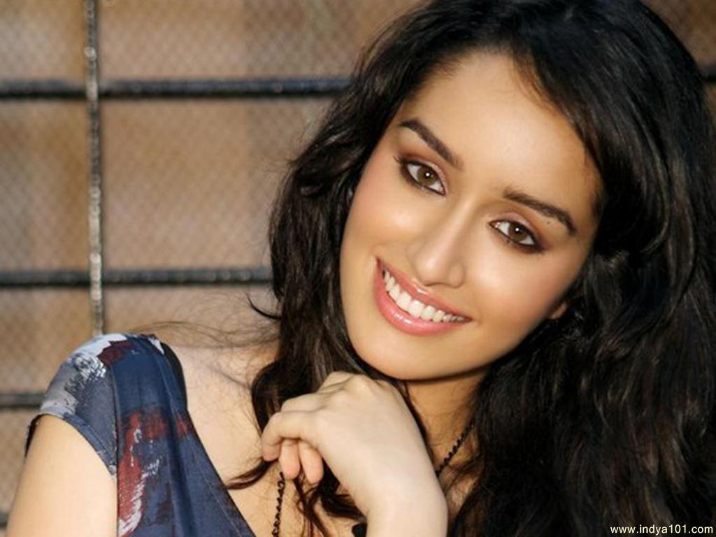 Entertainment Rule: Shraddha Kapoor Hd Wallpaper/Aashiqui 2 Lead Heroin