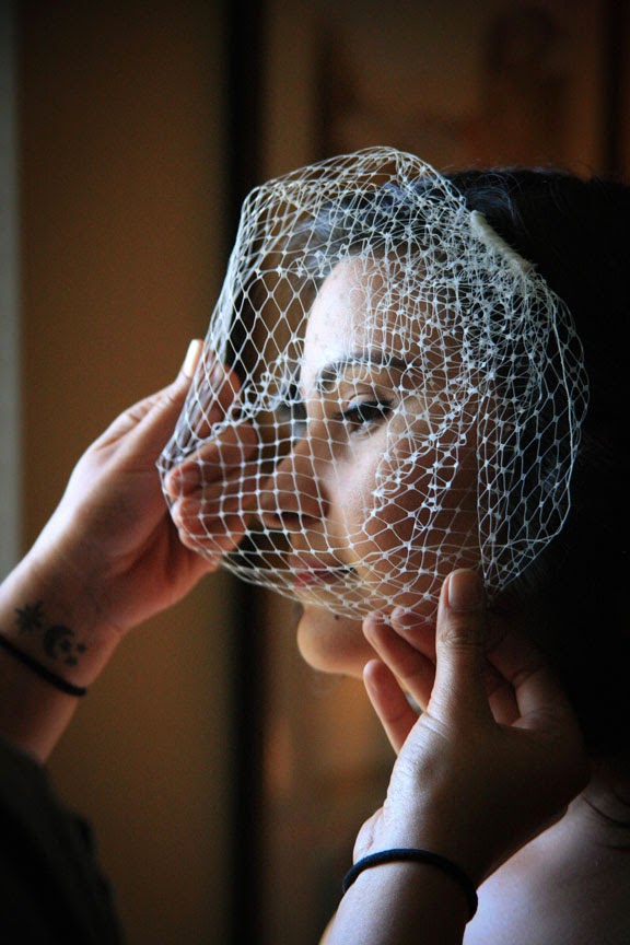 mount vernon farm bride getting ready veil mount vernon farm bride getting ready veil