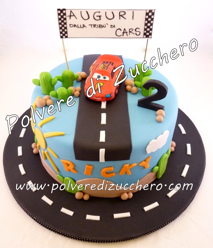 Torta decorata Cars: Saetta Mcqueen va sempre forte ...