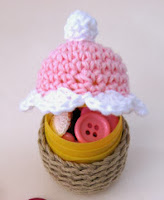 http://ladycrochet.blogspot.it/2012/04/spring-cupcakes.html