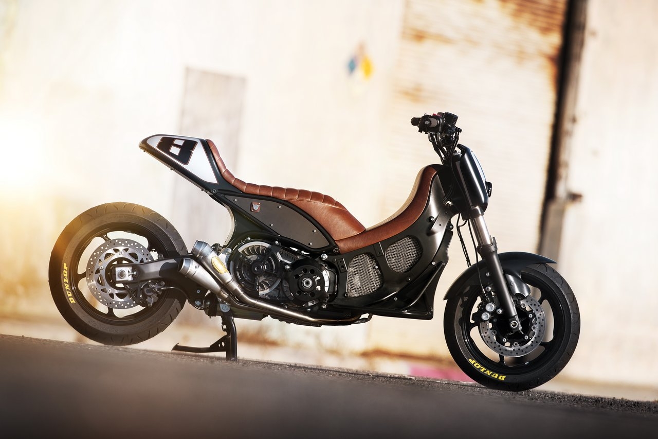 http://4.bp.blogspot.com/-dWJMZluYjJs/UQRrcqmxe1I/AAAAAAAAXCc/HXvyl9RIhmk/s1600/yamaha-tmax-hyper-modified-roland-sands-01.jpg