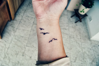 Tattoos no Pulso Imagens de Tattoos no Pulso