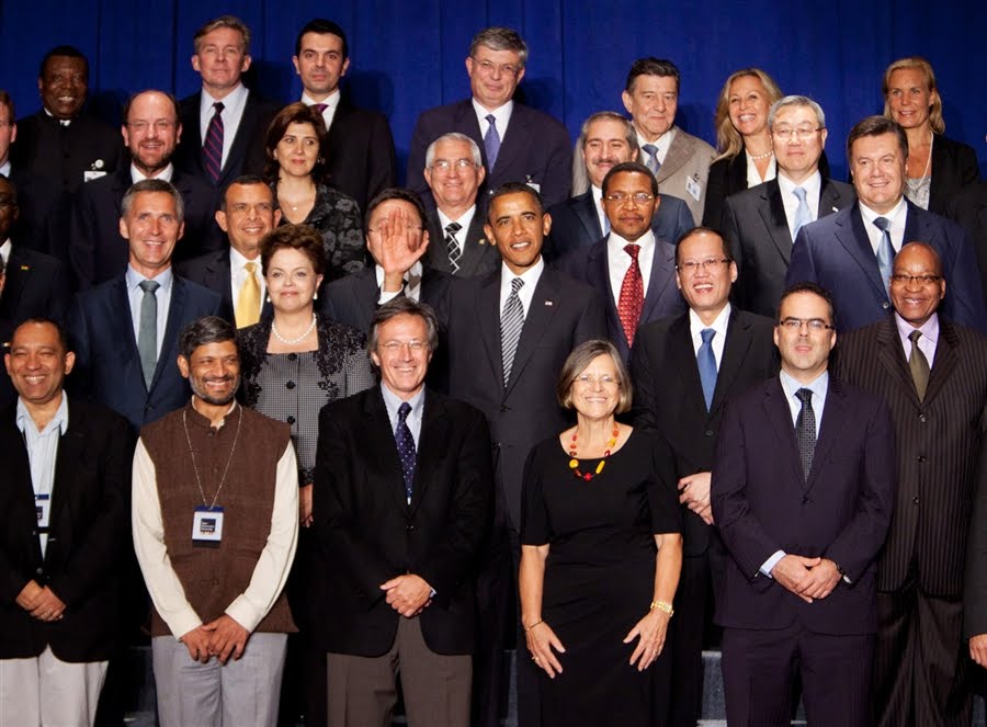 http://4.bp.blogspot.com/-dWeE5oocda8/Tn4dc8bsavI/AAAAAAAABy0/nhPZAk5R8Rk/s1600/obama%2Bwaving.jpg