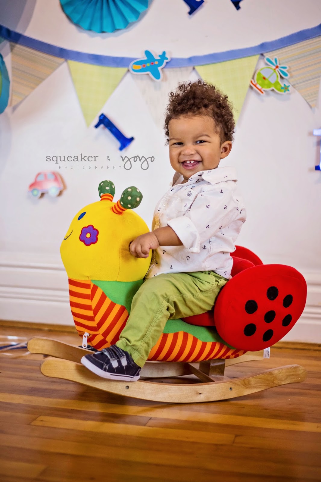 squeaker & yoyo PHOTOGRAPHY Smash Cake First Birthday