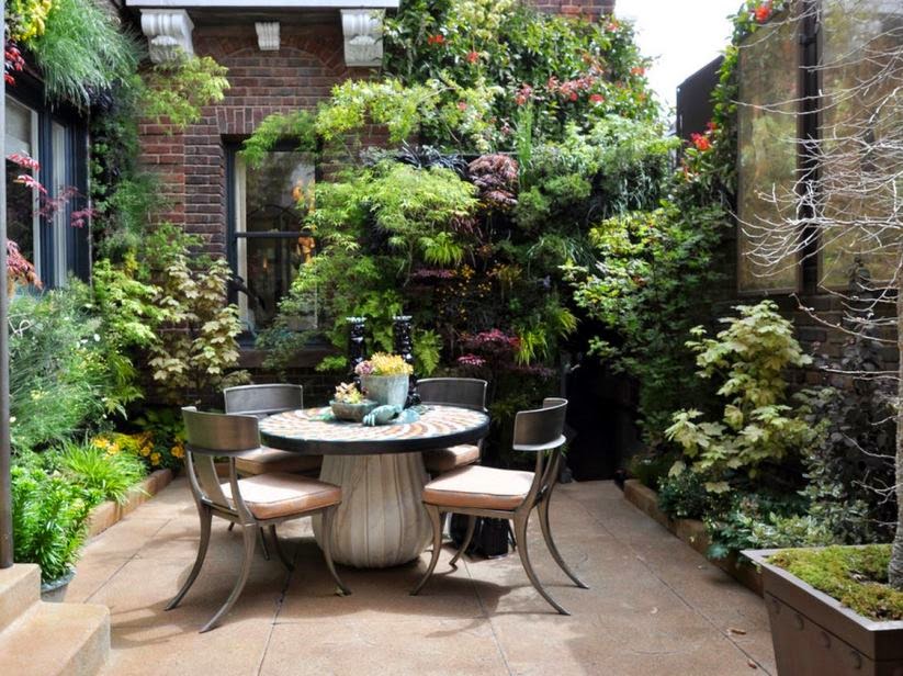 meja makan di taman meja makan di taman