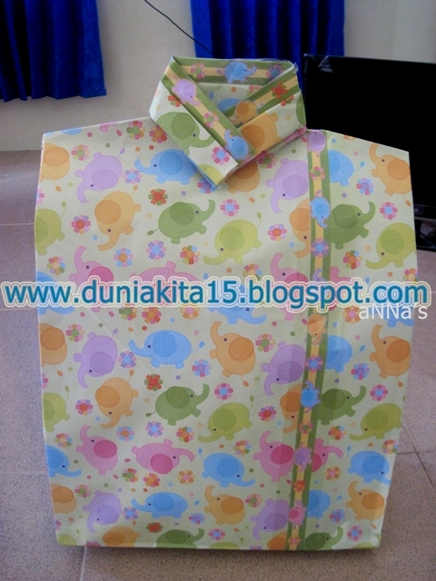 Tutorial Bungkus Kado Berbentuk Baju | dunia kita kreasi membungkus kado bentuk kemeja Tutorial Bungkus Kado Berbentuk Baju | dunia kita kreasi membungkus kado bentuk kemeja