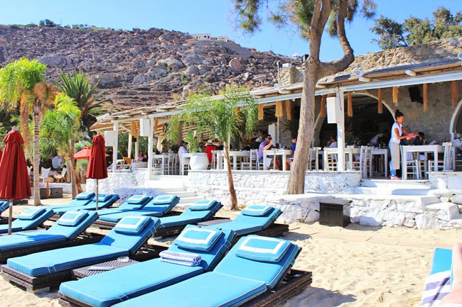 Nammos bar & Psarou beach | Mykonos island | GLAM FAB HAPPY