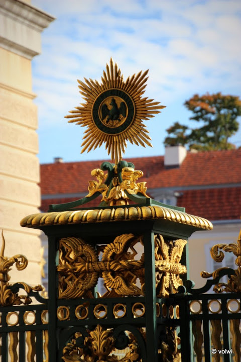 Adlerorden auf der Umzäunung des Schloss Charlottenburg Detailbild