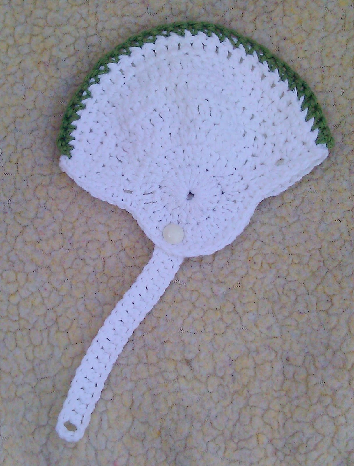 Breezybot: FREE PATTERN - Baby crochet football helmet!