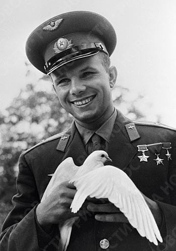 En moscu todo listo para iniciar los mas grandes festejos por yuri gagarin - Página 2 Gagarin+2