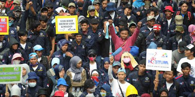 Ratusan ribu pekerja di Indonesia adakan mogok sehari