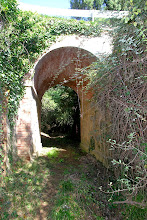 Boca sud del pas sota la carretera de Sant Quirze Safaja Boca sud del pas sota la carretera de Sant Quirze Safaja