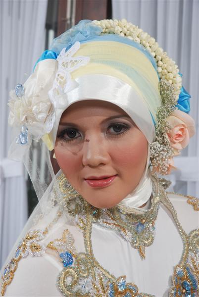 Muwafiq Kreasi Jilbab Dan Make Up Natural Untuk Anda | kreasi jilbab kreasi jilbab pengantin modern Muwafiq Kreasi Jilbab Dan Make Up Natural Untuk Anda | kreasi jilbab kreasi jilbab pengantin modern