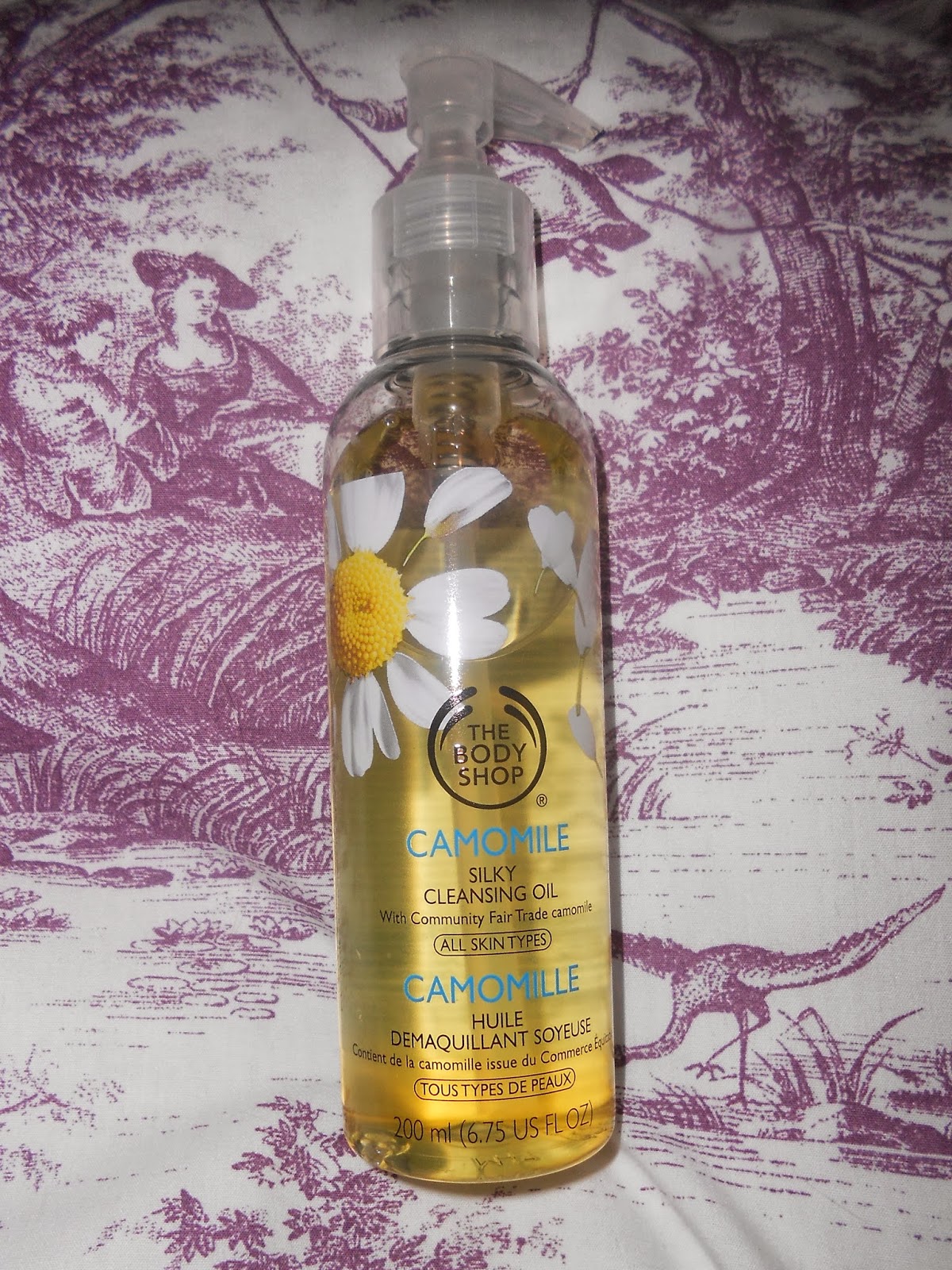 MakeUp.Etc The Body Shop Camomile Silky Cleansing Oil