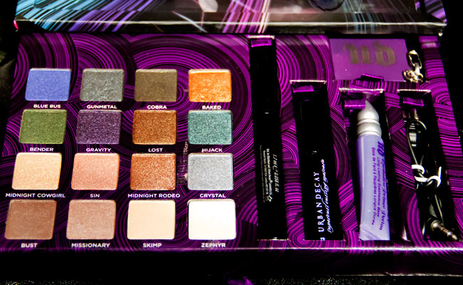 Urban Decay Book of Shadows Volume IV Sephora, Urban Decay, Urban Decay Book of Shadows, Book of Shadows volume IV, Eye shadow palette, Urban Decay eye shadow palette, Make up review, eye shadow palette review