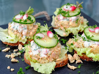 Tartines de saumon aux écrevisses