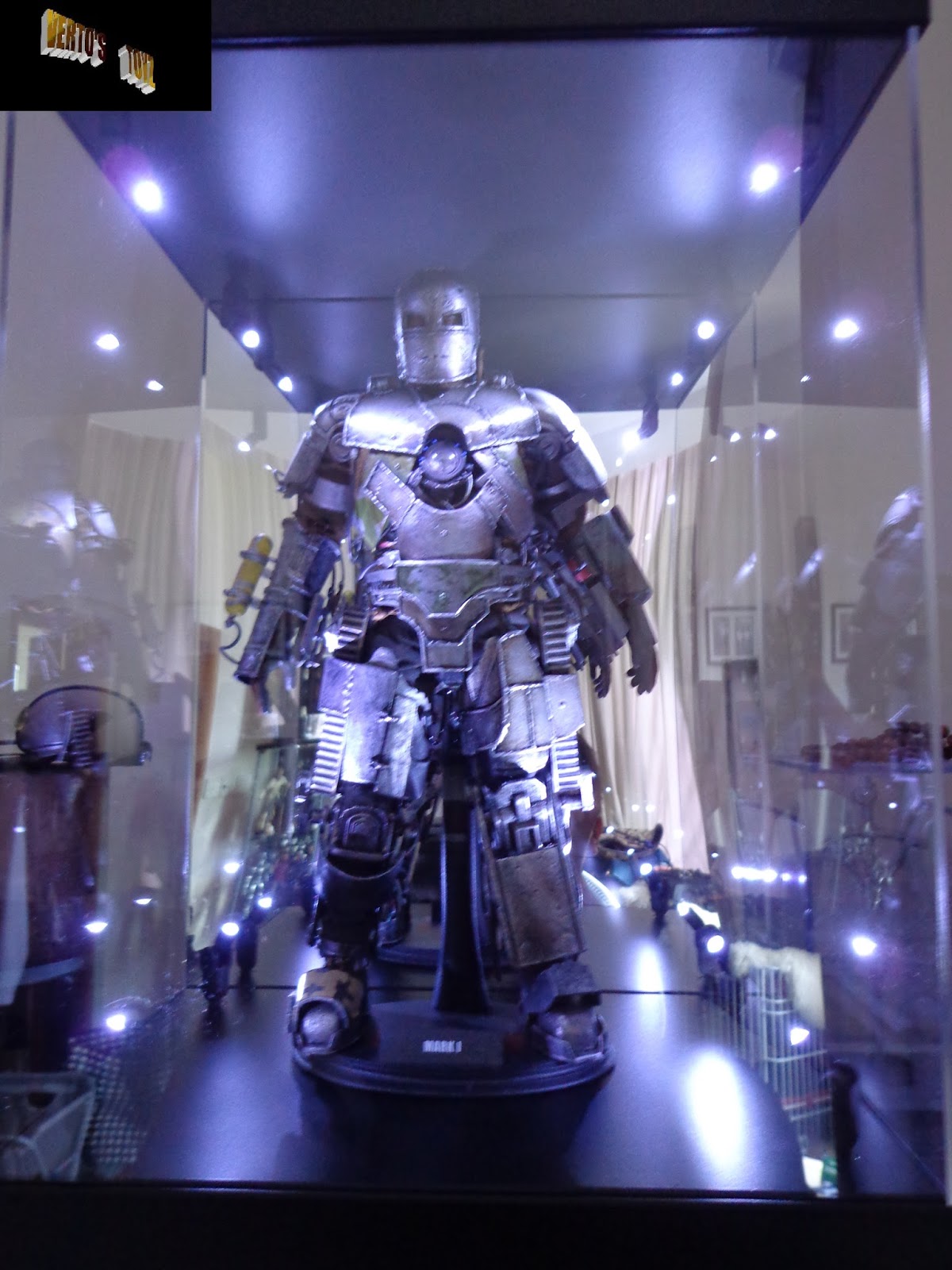 VERTO'S TOYZ More pictures of the actual Legend Studio Master Light