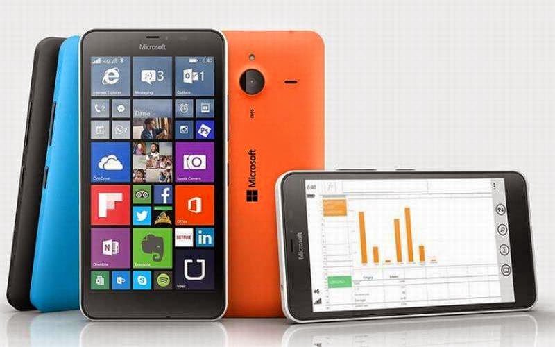 Adu Spesifikasi Moto G Generasi Kedua vs Lumia 640 XL Adu Spesifikasi Moto G Generasi Kedua vs Lumia 640 XL
