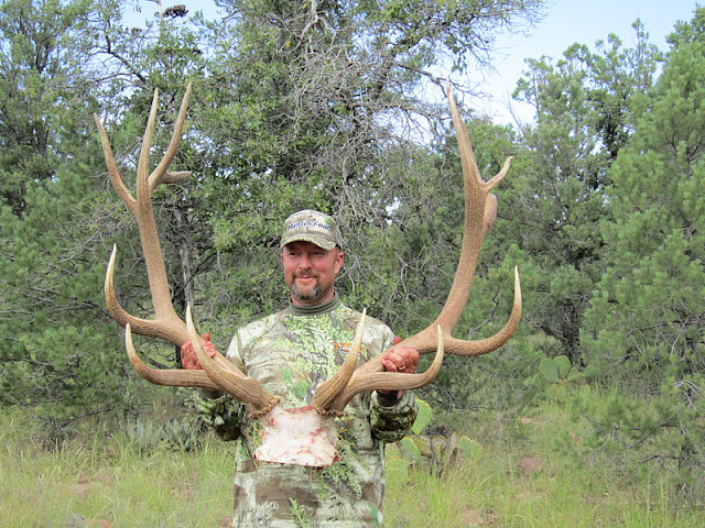 Todd Brooks Arizona Archery Elk Picture with Colburn and Scott Outfitters