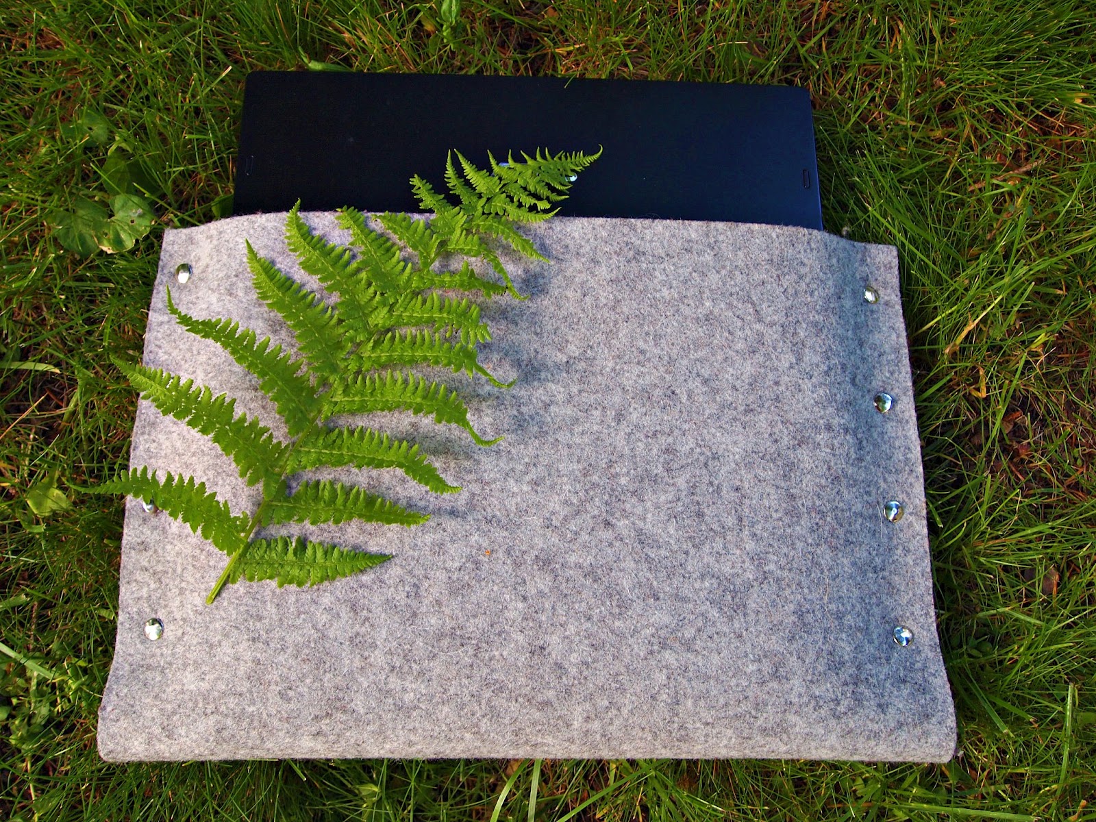 Enchanted Mountain How to make a felt laptop sleeve